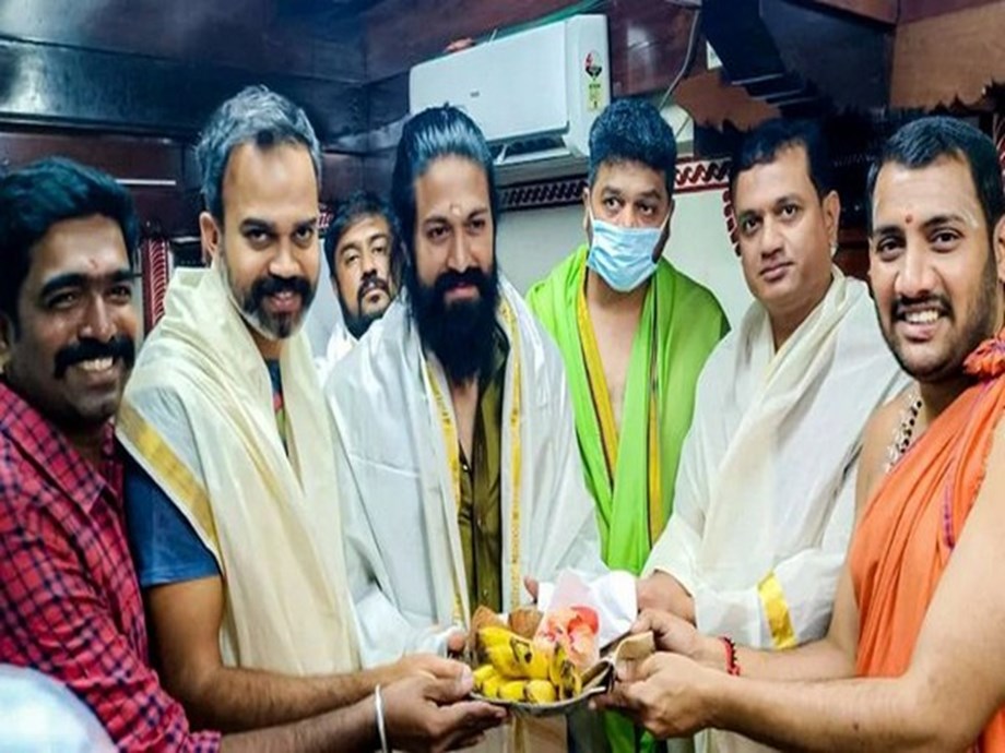 Team ‘KGF: Chapter 2’ visits Mangaluru temple ahead of film release